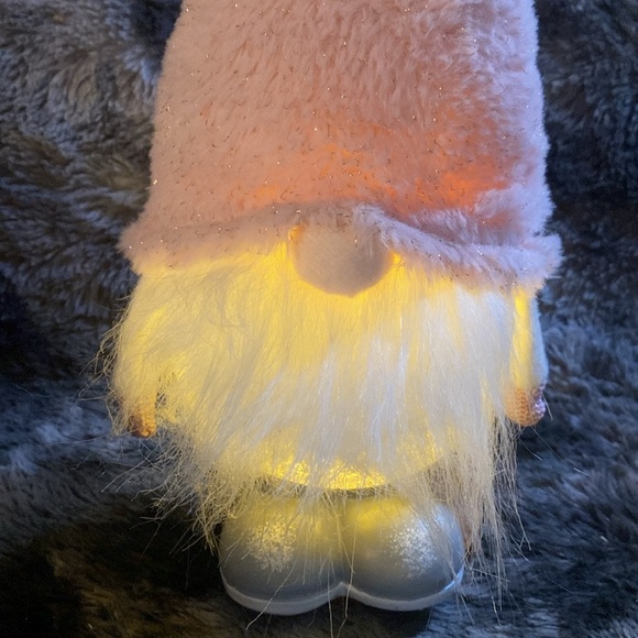 Pink Christmas Gnome lamp - Picture 12 of 16